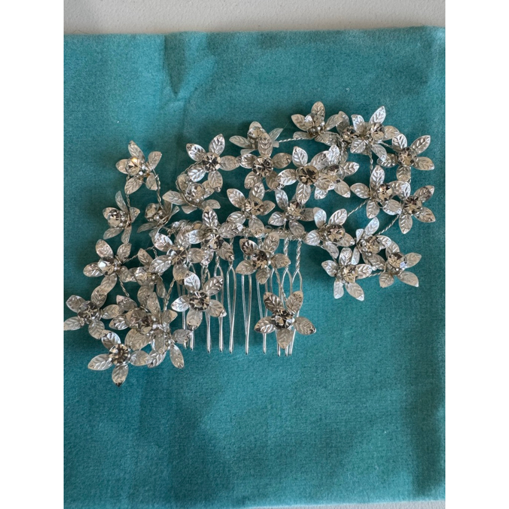 Women's Unbranded Silver & Clear Rhinestone Floral Hair Comb One Size